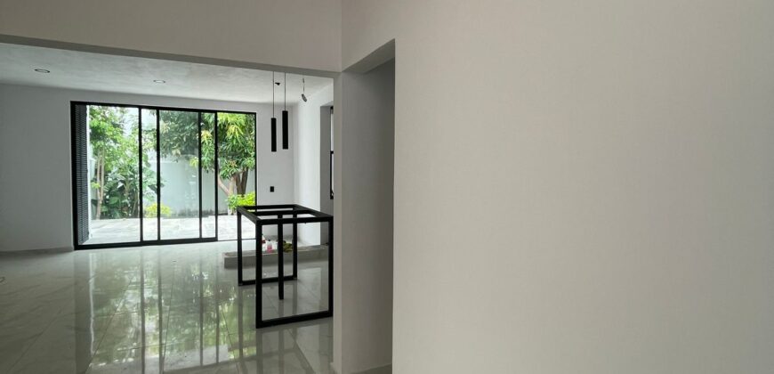 Excelente Casa en Venta en Colomos Providencia, La Guaira