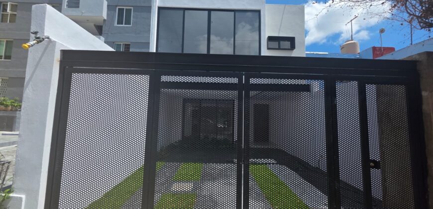 Excelente Casa en Venta en Colomos Providencia, La Guaira