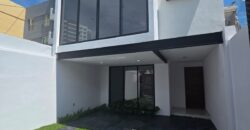 Excelente Casa en Venta en Colomos Providencia, La Guaira