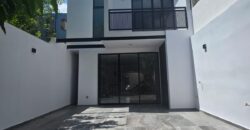 Excelente Casa en Venta en Colomos Providencia, La Guaira