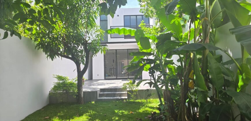 Excelente Casa en Venta en Colomos Providencia, La Guaira