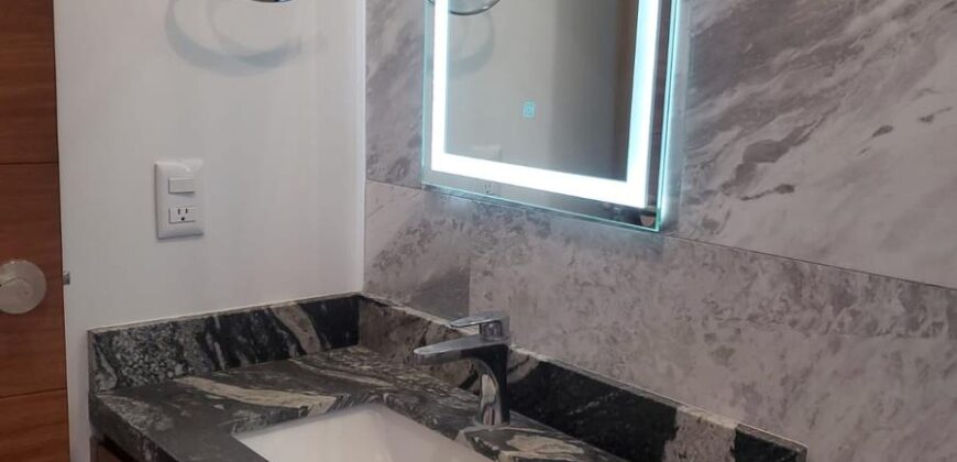Venta Hermosa residencia en Privanza -Solares