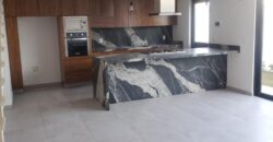 Venta Hermosa residencia en Privanza -Solares