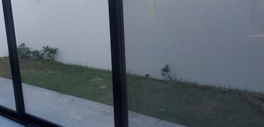 Venta Hermosa residencia en Privanza -Solares