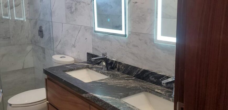 Venta Hermosa residencia en Privanza -Solares