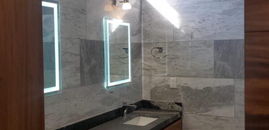 Venta Hermosa residencia en Privanza -Solares