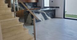 Venta Hermosa residencia en Privanza -Solares