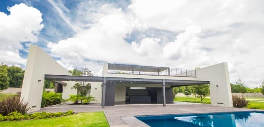 Venta Hermosa residencia en Privanza -Solares