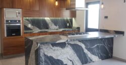 Venta Hermosa residencia en Privanza -Solares