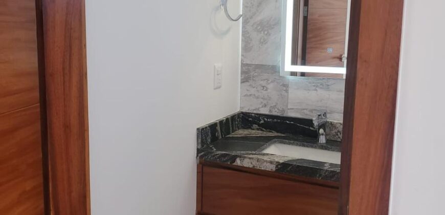 Venta Hermosa residencia en Privanza -Solares