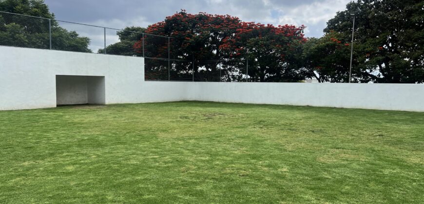 Espectacular terreno en Venta en Bosque Real, en Tlajomulco de Zuñiga