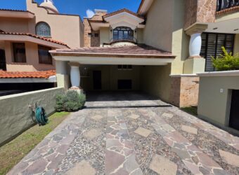 Espectacular Residencia en Puerta de Hierro – Coto Castilla la Vieja