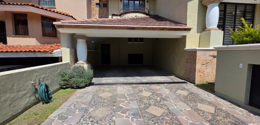 Espectacular Residencia en Puerta de Hierro – Coto Castilla la Vieja