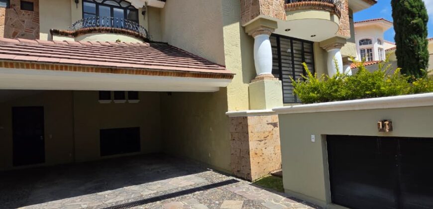 Espectacular Residencia en Puerta de Hierro – Coto Castilla la Vieja