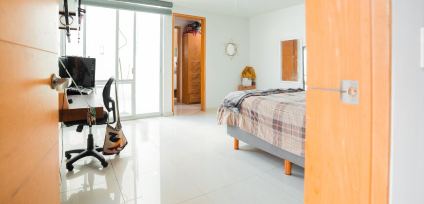 Casa en Venta, Av Sta Margarita  calle Culumus 125, Fracc. Valle Esmeralda